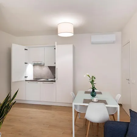 Апартаменты Gli Archi 2 *